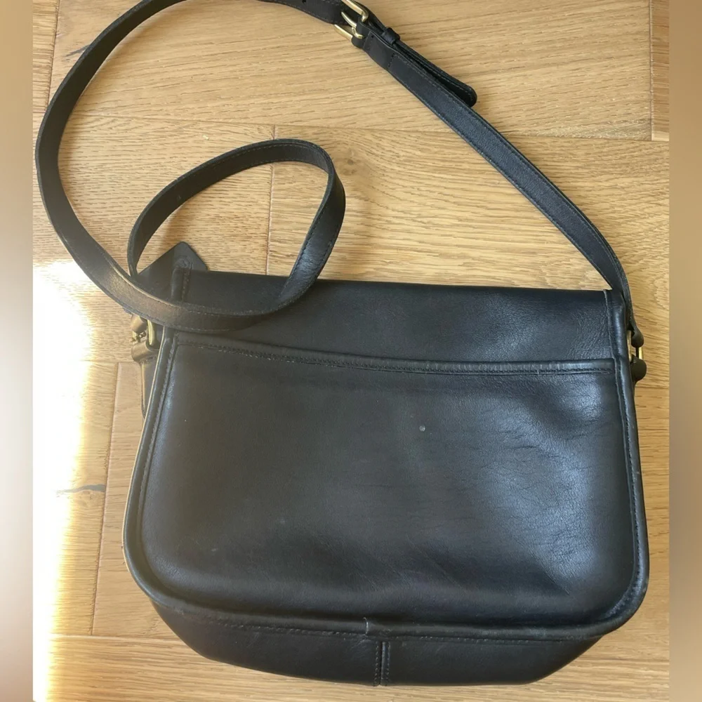 Coach vintage 90’s city crossbody bag